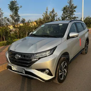 Photo - Toyota Rush 2023 Silver