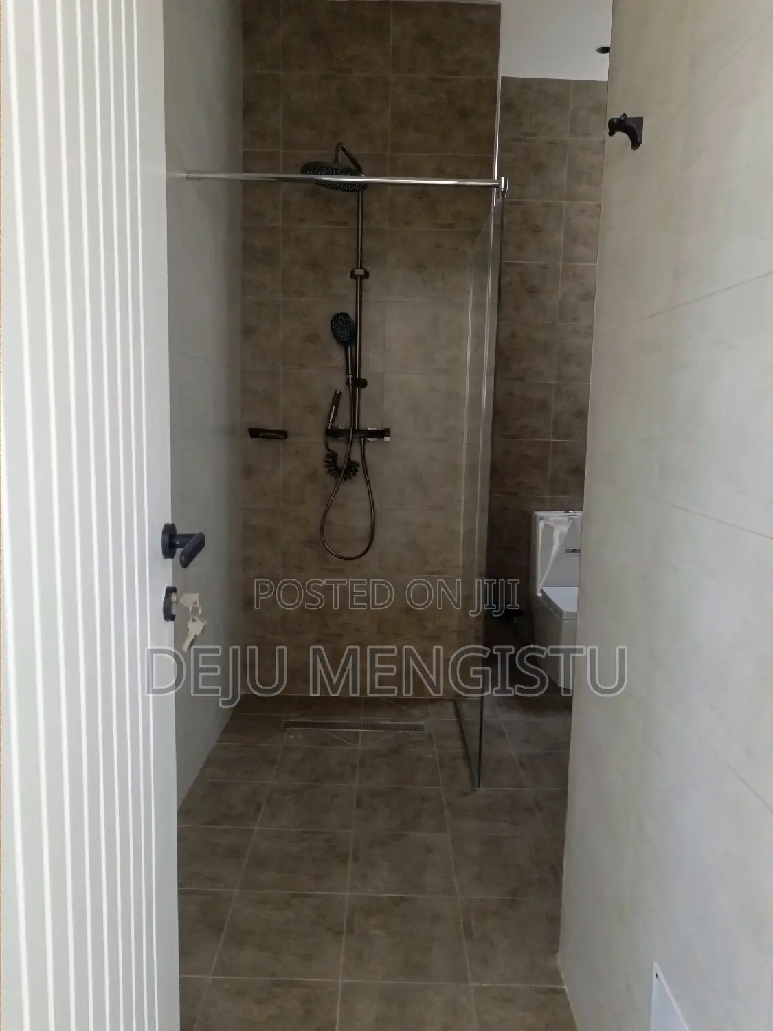 7bdrm House in Ayat Zone 5, Bole for sale