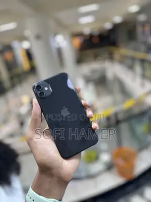 Photo - Apple iPhone 11 128 GB Black