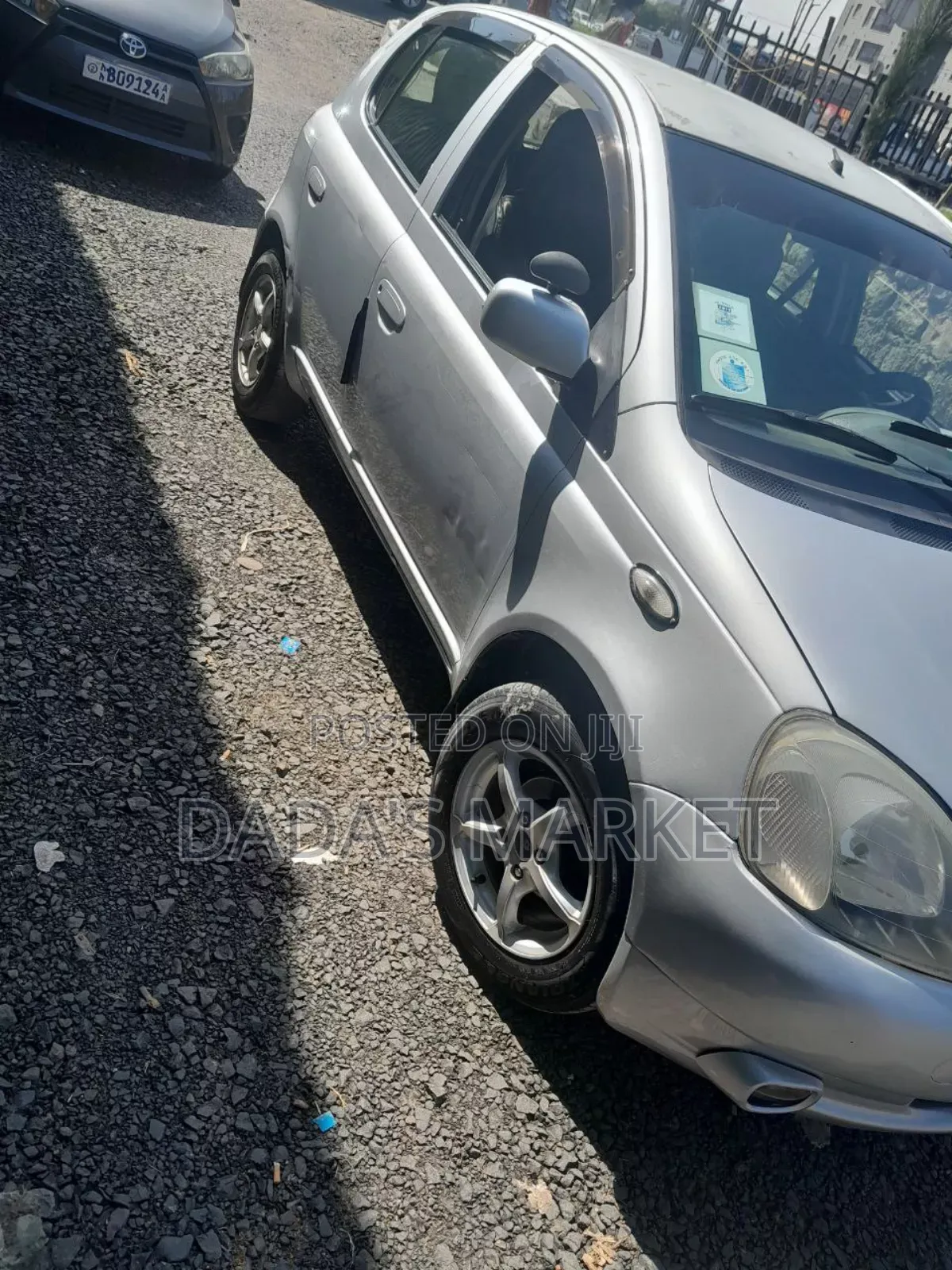 Toyota Vitz 2001 Silver