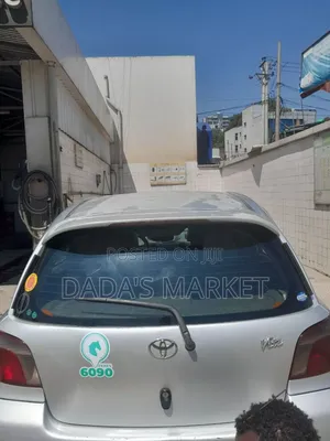Toyota Vitz 2001 Silver