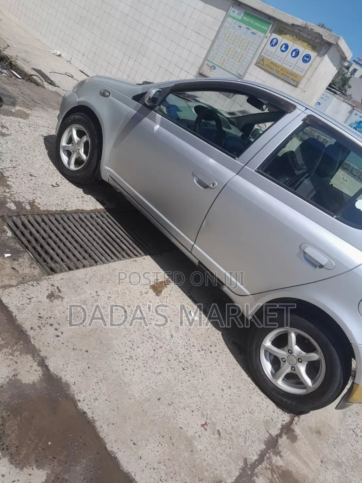 Toyota Vitz 2001 Silver