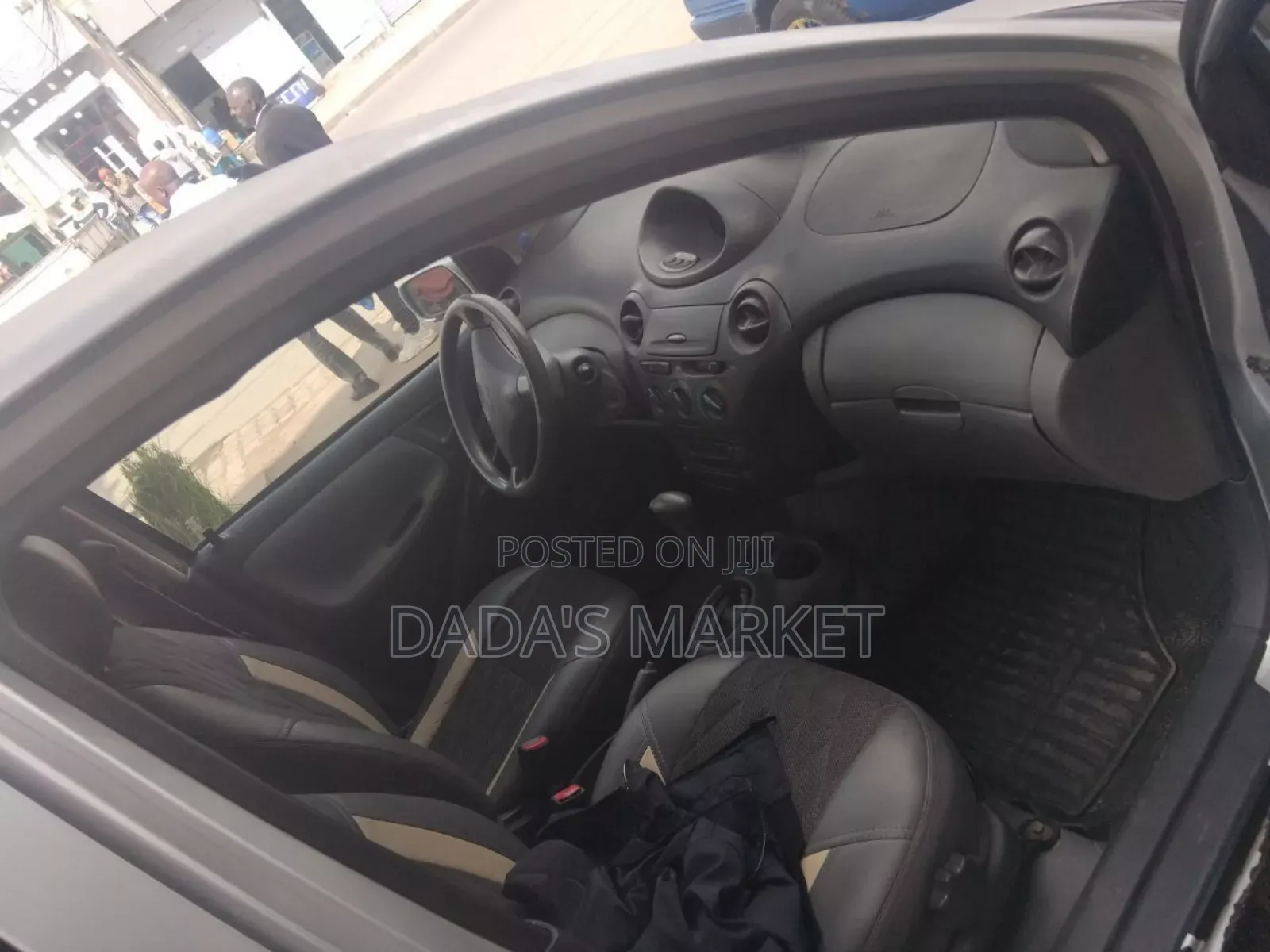 Toyota Vitz 2001 Silver