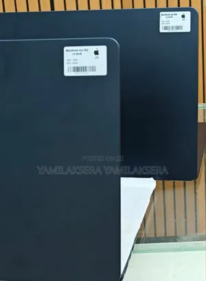 New Laptop Apple MacBook Pro 2023 M3 14-Inch 16GB Apple M3 SSD 256GB