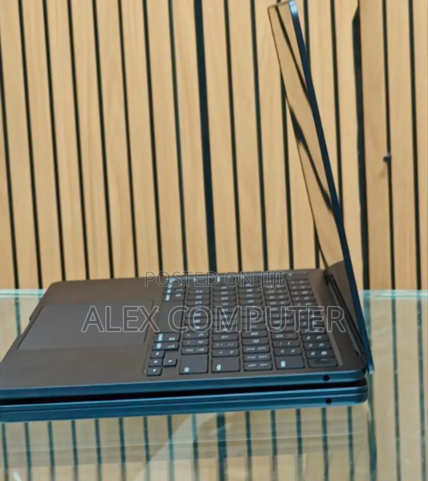 New Laptop Apple MacBook Air 2024 M3 13-Inch 8GB Apple M3 SSD 256GB