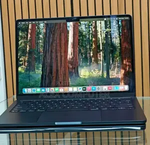 New Laptop Apple MacBook Air 2024 M3 13-Inch 8GB Apple M3 SSD 256GB