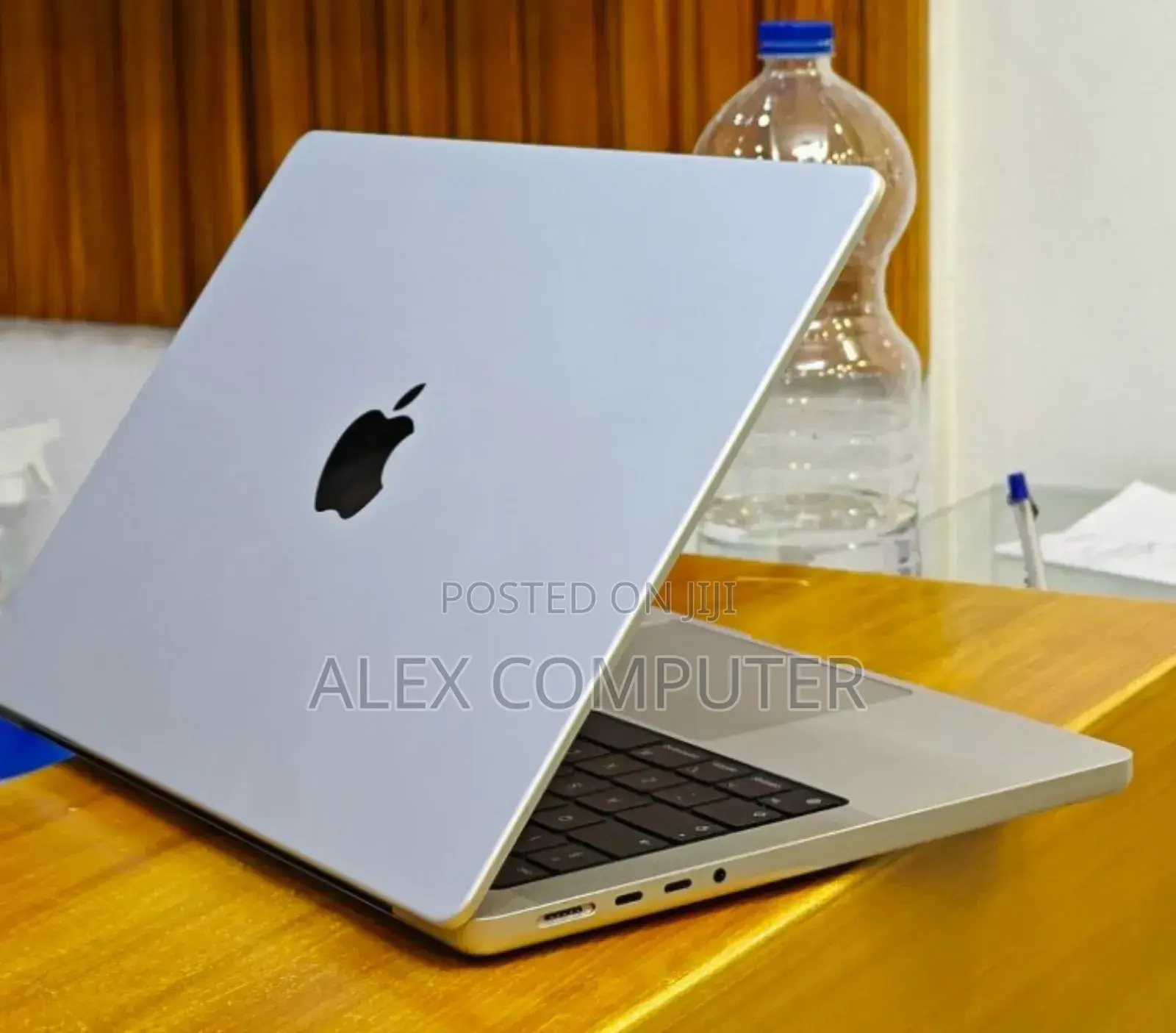 New Laptop Apple MacBook Pro M1 16GB Apple M1 Pro SSD 1T