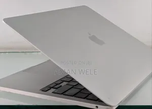 New Laptop Apple MacBook Pro 2022 M2 8GB Apple M2 SSD 256GB