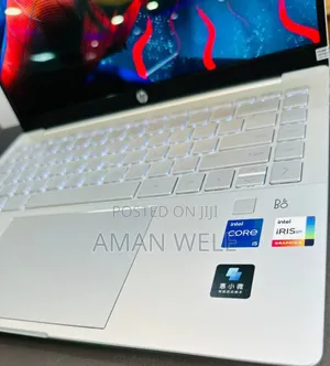 New Laptop Apple MacBook Pro 2022 M2 8GB Apple M2 SSD 256GB