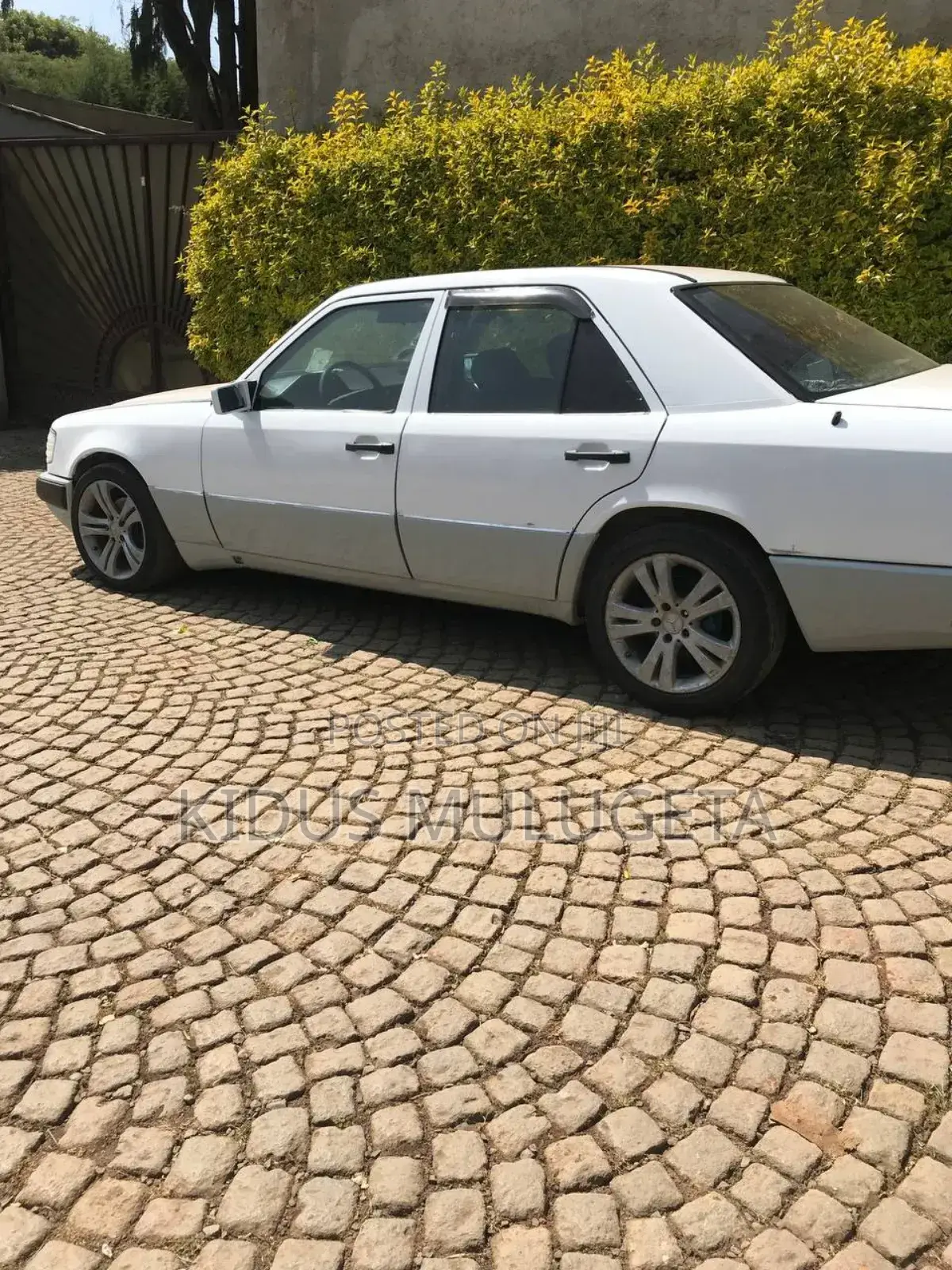 Mercedes-Benz 230E 1985 White