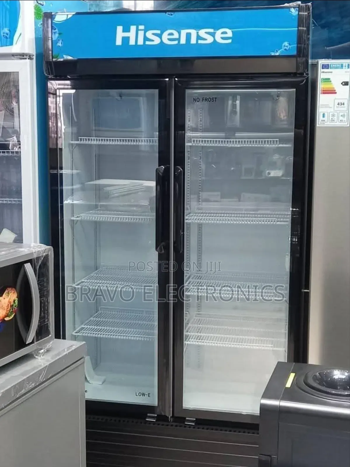 Hisense Showcase Refrigerator – Maximum Display, Maximum Cooling!