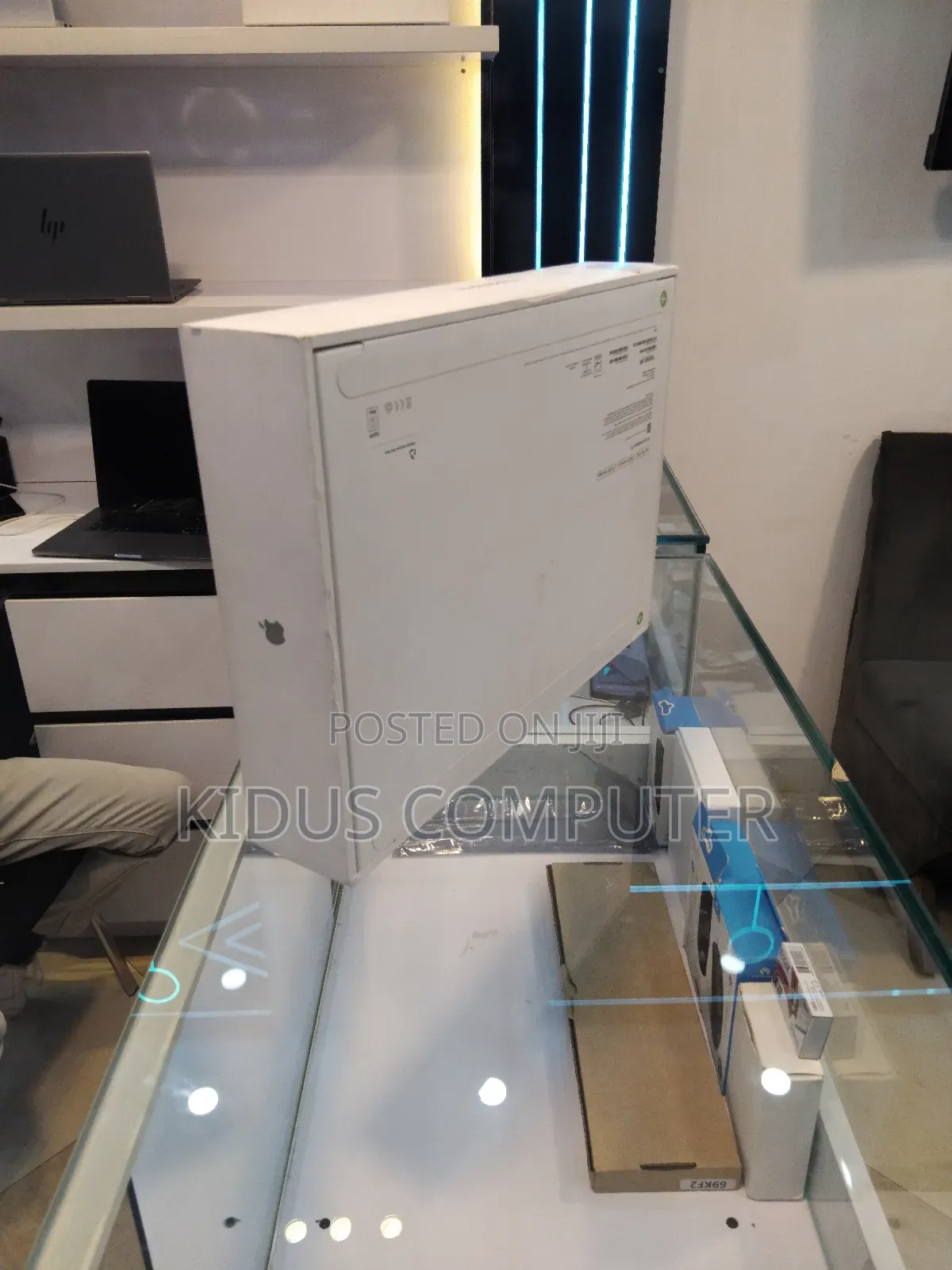 New Apple MacBook Pro 2024 M4 Pro 16-Inch 24GB Apple M4 SSD 512GB