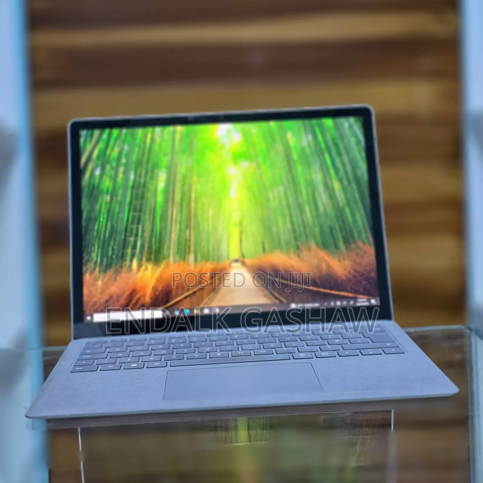 New Laptop Microsoft Surface 8GB Intel Core I5 SSD 512GB