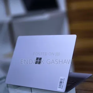 New Laptop Microsoft Surface 8GB Intel Core I5 SSD 512GB