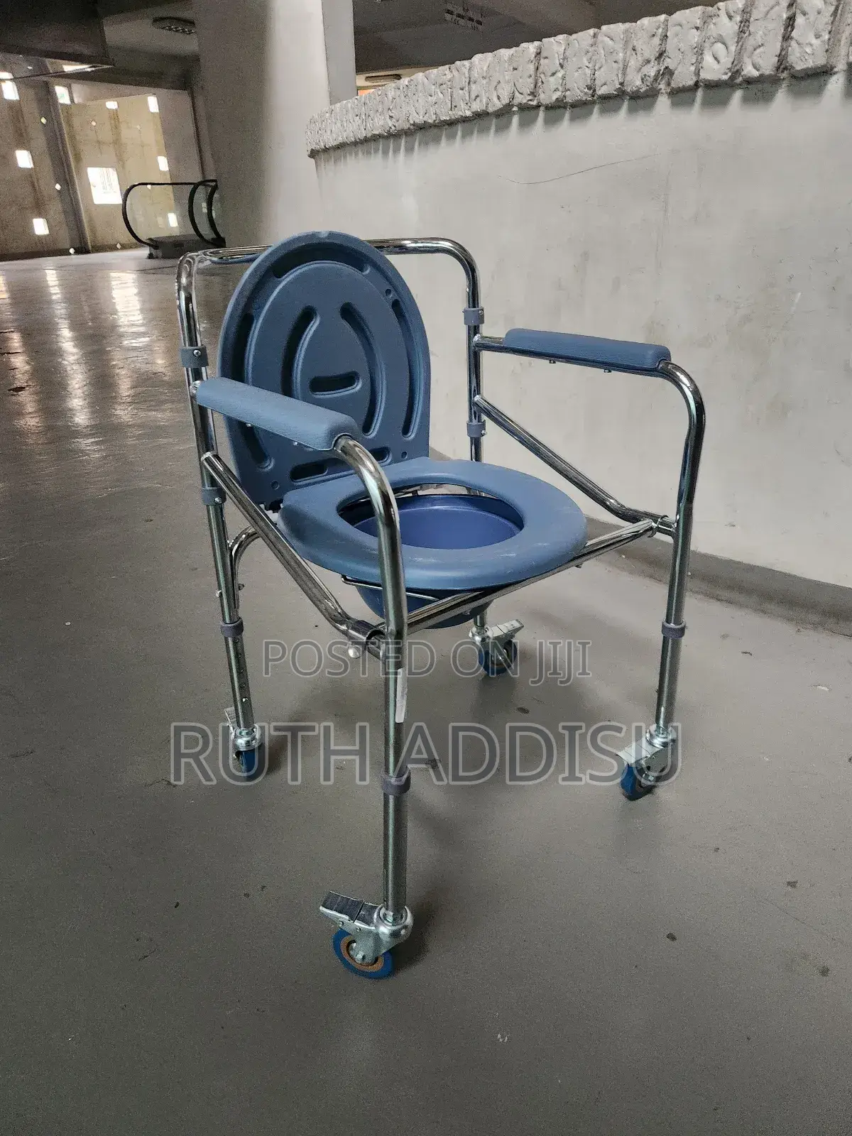Commode Four Wheels Wheelchair鳵朱toilet Wheelchair宛如commode Wheelchair