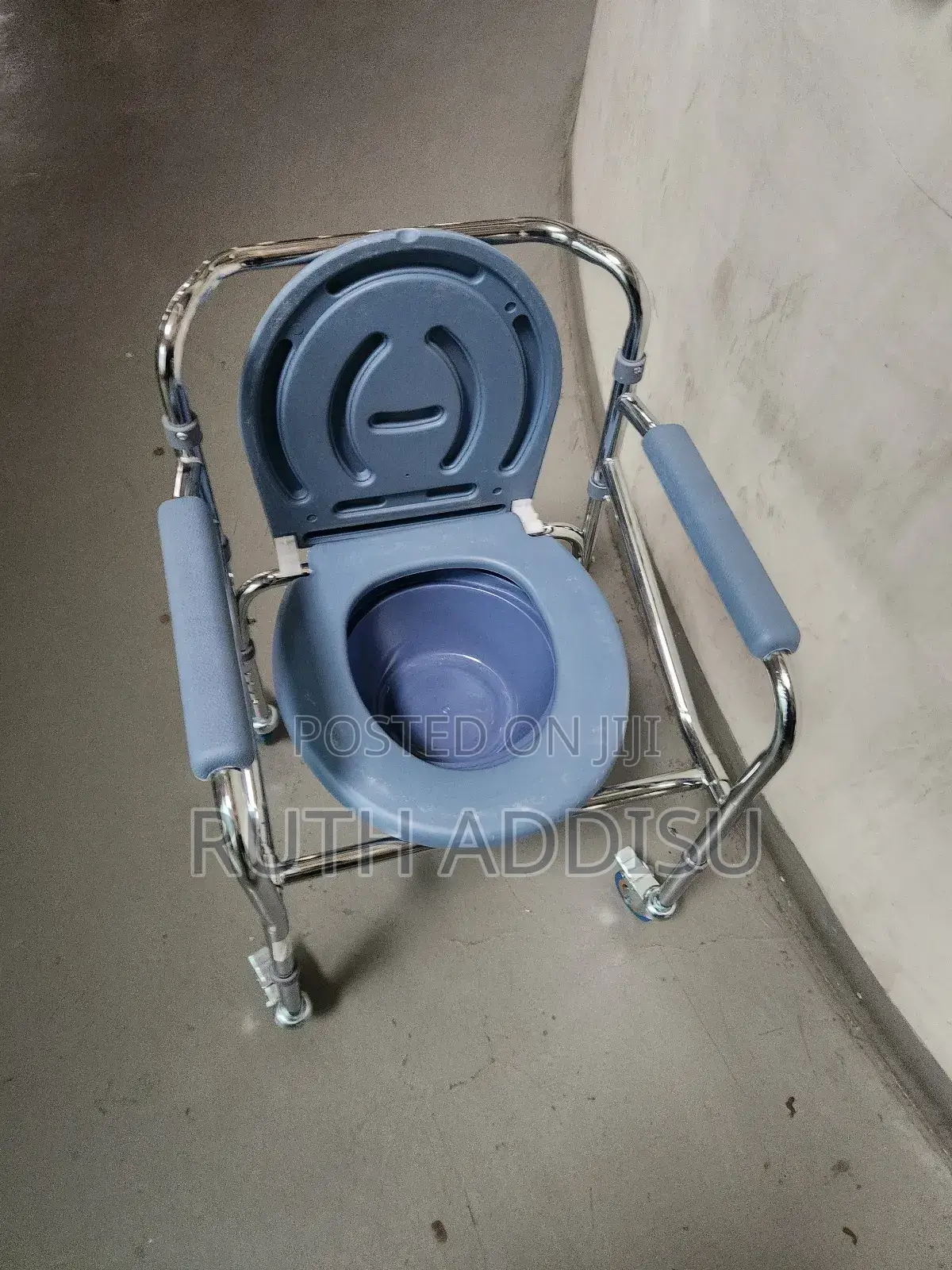 Toilet Wheelchair者或removable Popo Commode Wheelchair鳵我wheelchair New