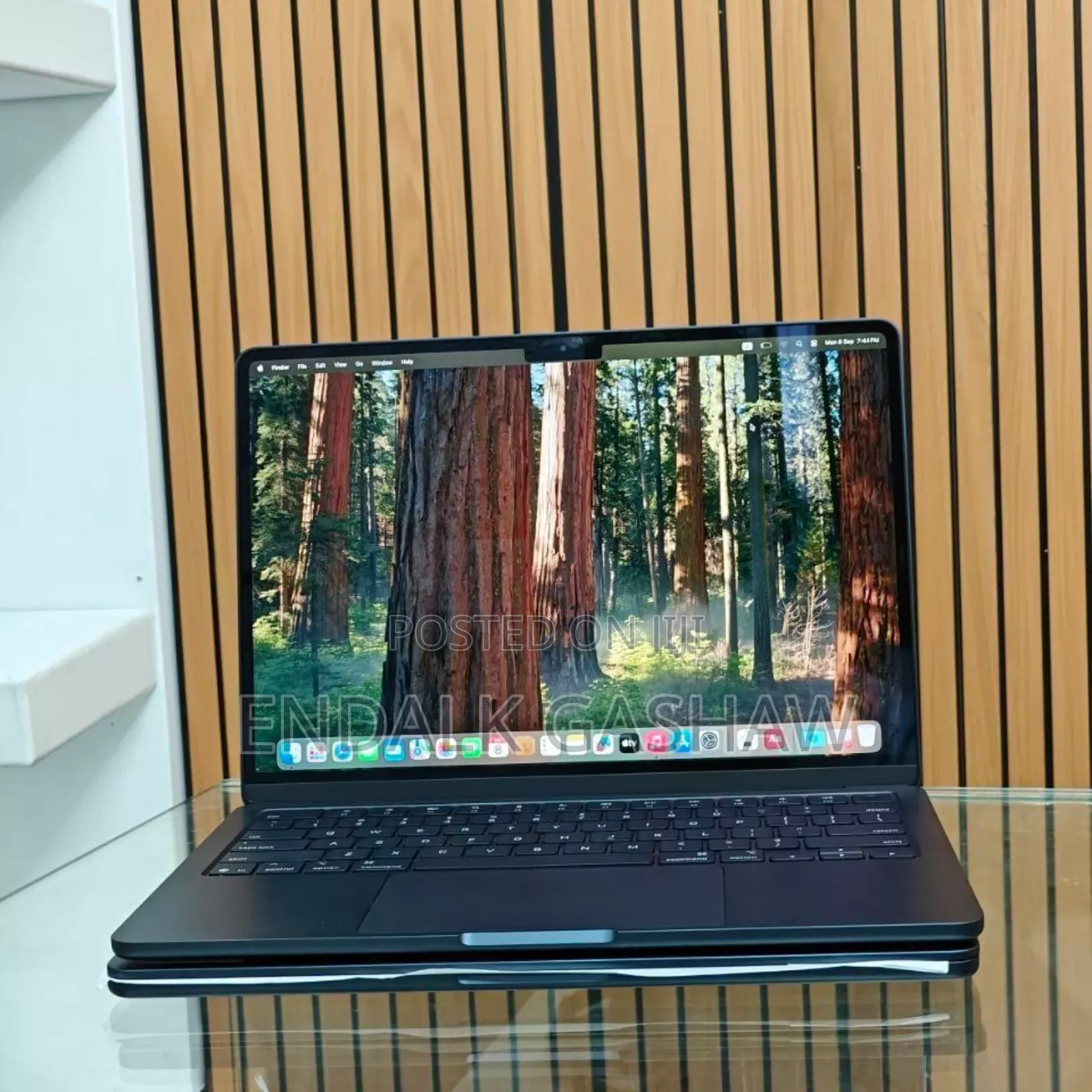 New Laptop Apple MacBook Air 2024 M3 13-Inch 16GB Apple M3 SSD 512GB