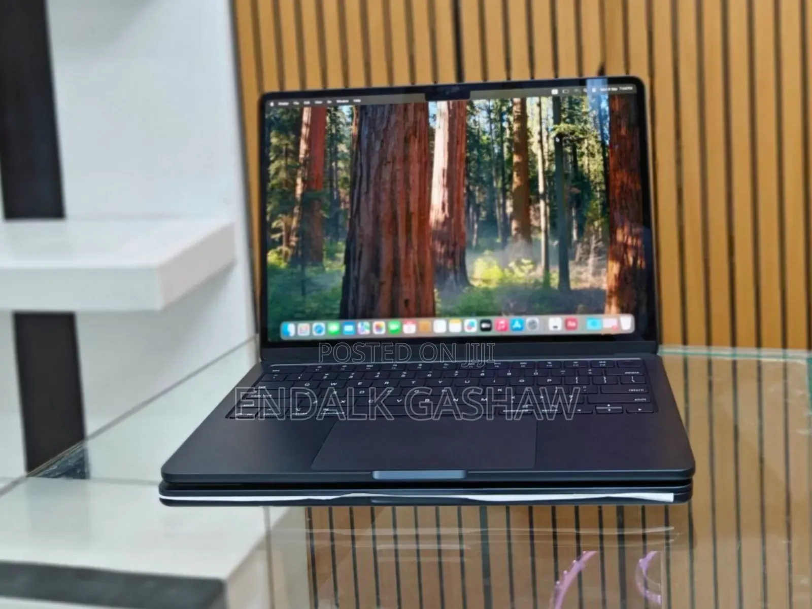 New Laptop Apple MacBook Air 2024 M3 13-Inch 16GB Apple M3 SSD 512GB