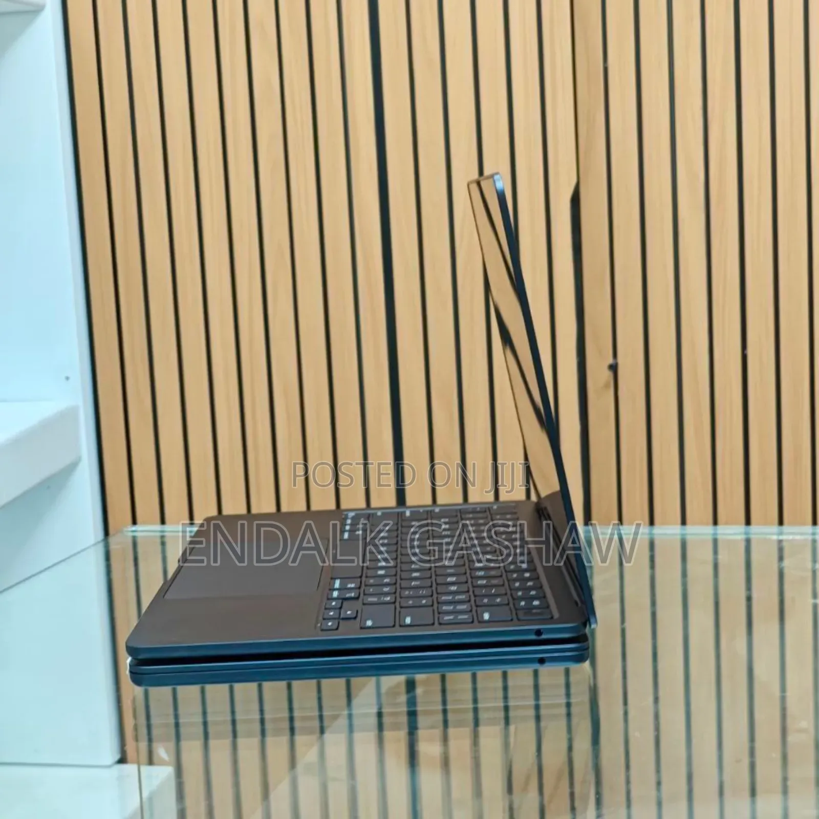 New Laptop Apple MacBook Air 2024 M3 13-Inch 16GB Apple M3 SSD 512GB