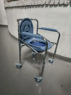 Photo - Commode Wheelchair希有toilet Wheelchair協調commode Wheelchair管理pop Medical