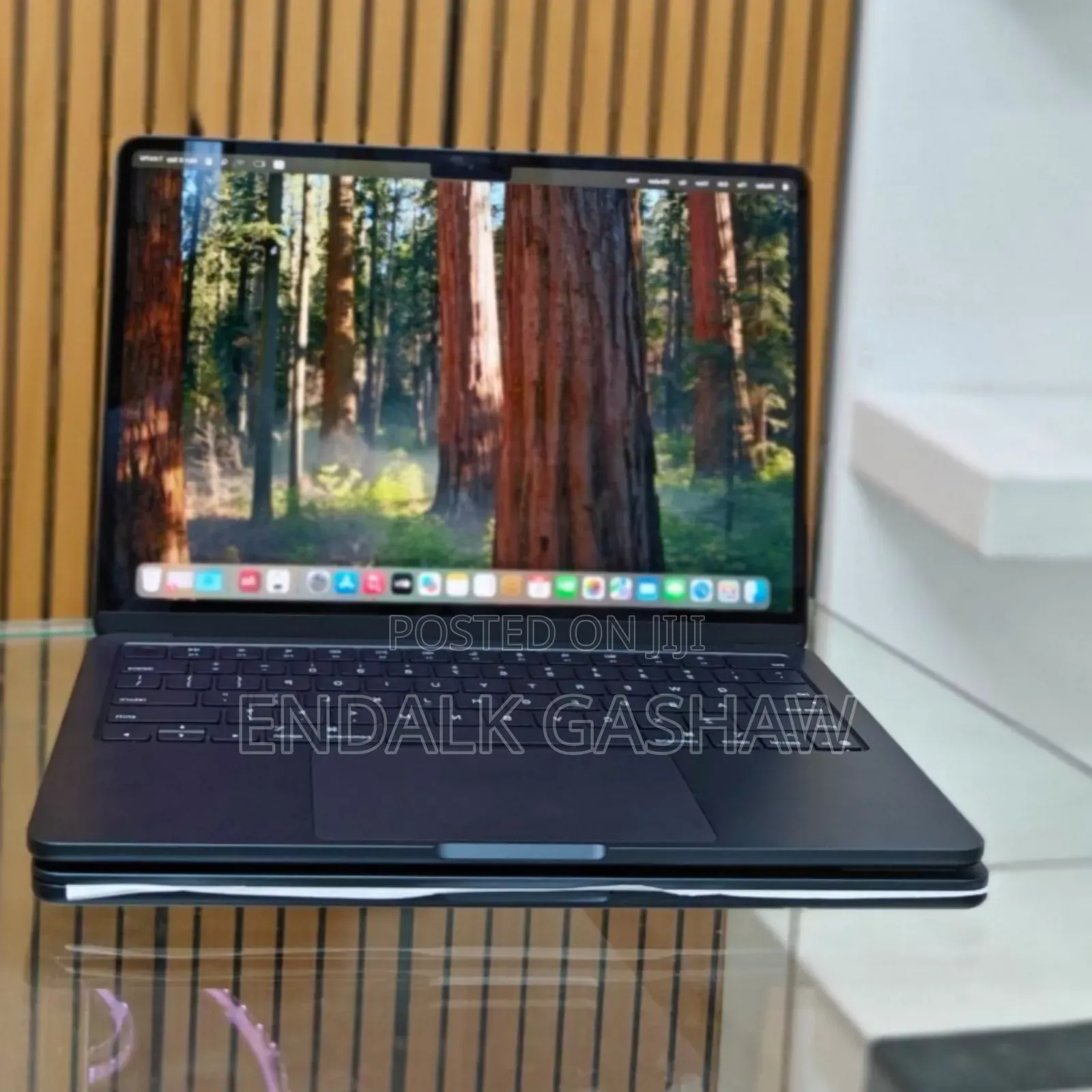 New Laptop Apple MacBook Air 2024 M3 13-Inch 16GB Apple M3 SSD 256GB