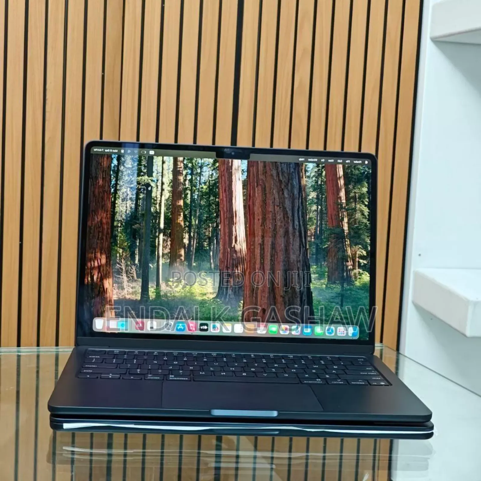 New Laptop Apple MacBook Air 2024 M3 13-Inch 16GB Apple M3 SSD 256GB