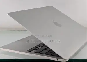 New Laptop Apple MacBook Pro 2022 M2 8GB Apple M2 SSD 256GB