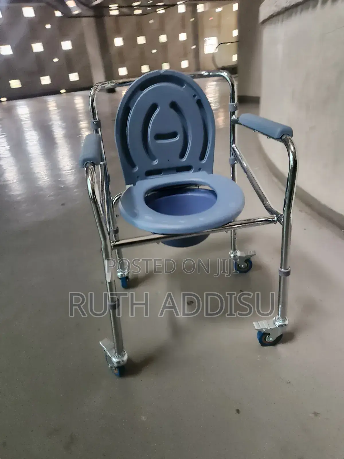 Commode Wheelchair轟炸toilet Wheelchair輕微brand New Commode Wheelchair