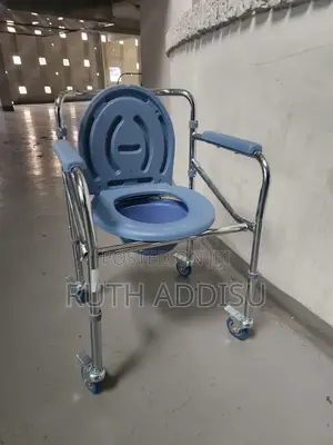 Photo - Commode Chair With Four Wheels Wheelchair求情wheelchair Medical Toilet