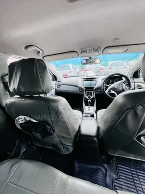 Hyundai Avante 2012 White