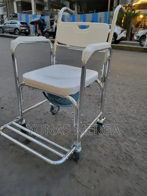 4-in-1 Use –Works as a Commode冊፲toilet Chair阻陰shower Chair Toilet Seat
