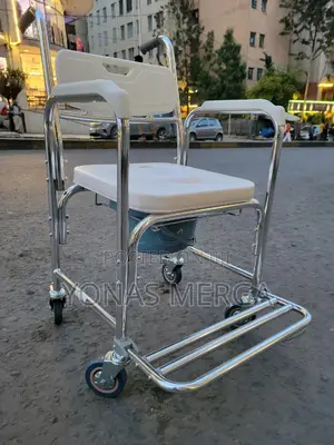 Toilet/Strong Rust-Free Frame–Durable Aluminum Body耳寸holds Up to 150kg