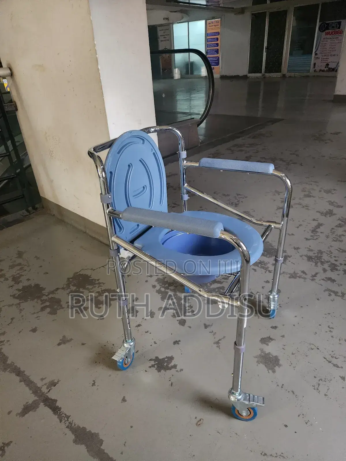 Commode Wheelchair協助toilet Brand New Foldable Wheelchair鳵我medical