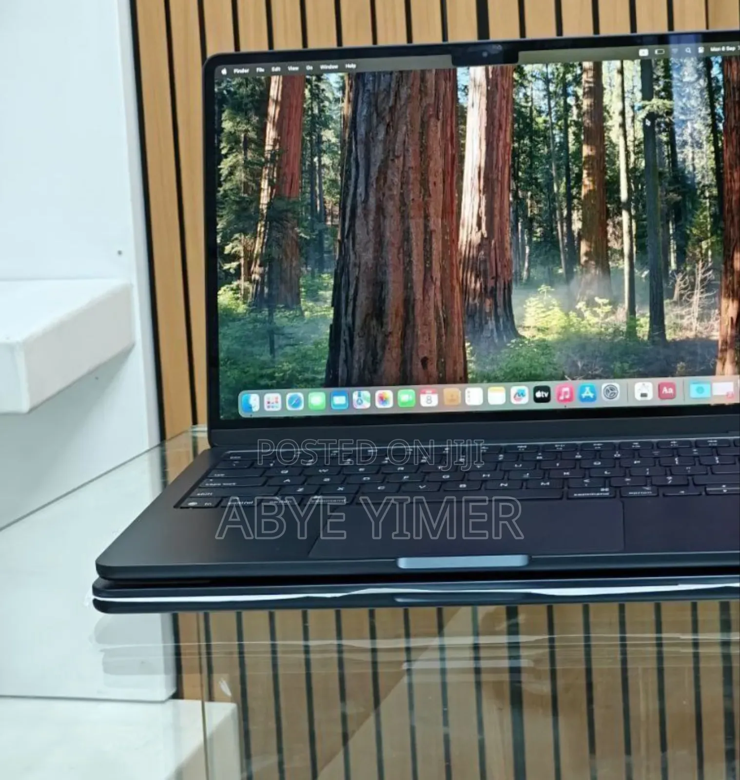 New Apple MacBook Air 2024 M3 13-Inch 16GB Intel Core M3 SSD 256GB