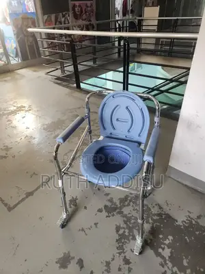 Photo - Commode Wheelchair求診almunium Wheelchair老師wheelchair協議wheelchair New