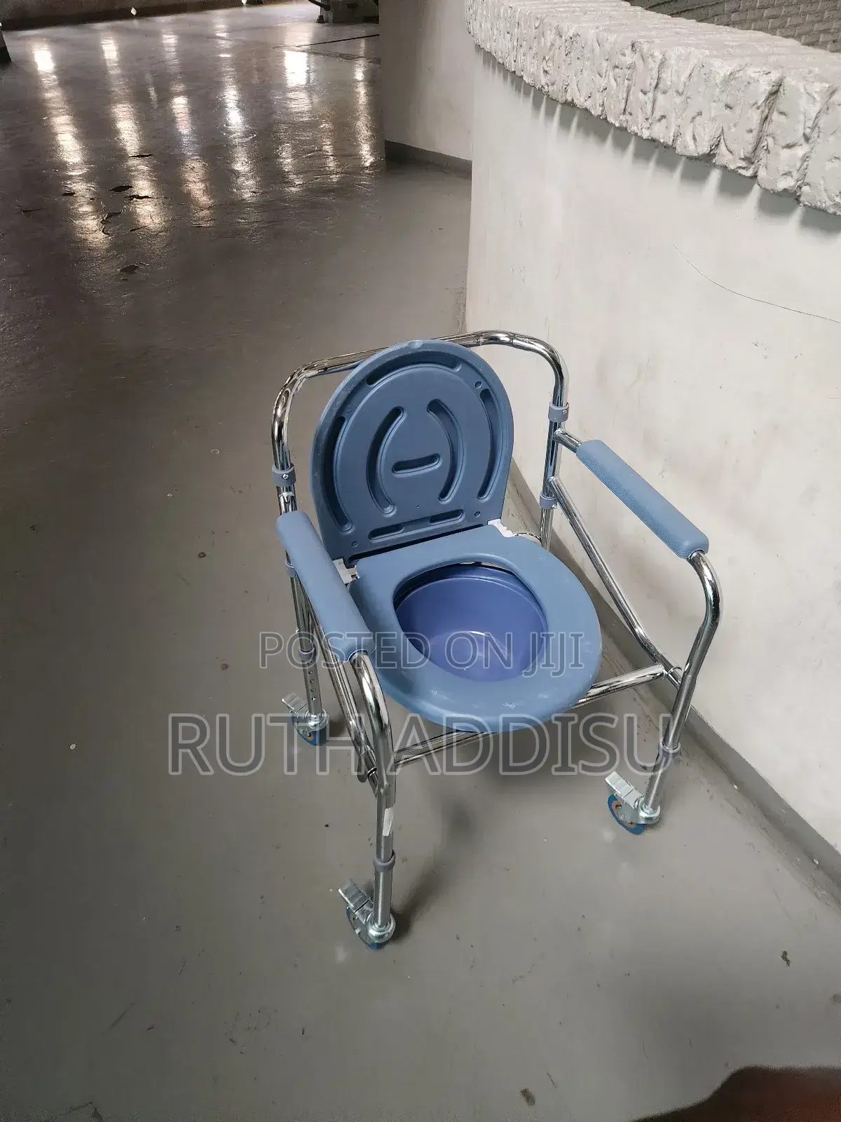 Toilet Wheelchair廟宇brand New Commode Wheelchair廢棄poty Medical Commode