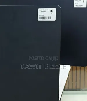 New Laptop Apple MacBook Air 2024 M3 13-Inch 16GB Apple M3 SSD 256GB