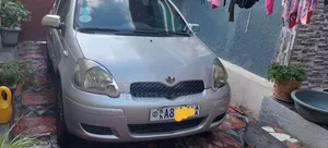 Photo - Toyota Vitz 2002 Silver