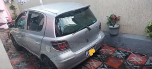 Toyota Vitz 2002 Silver
