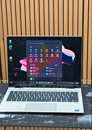 New Laptop HP EliteBook 830 16GB Intel Core I5 SSD 256GB