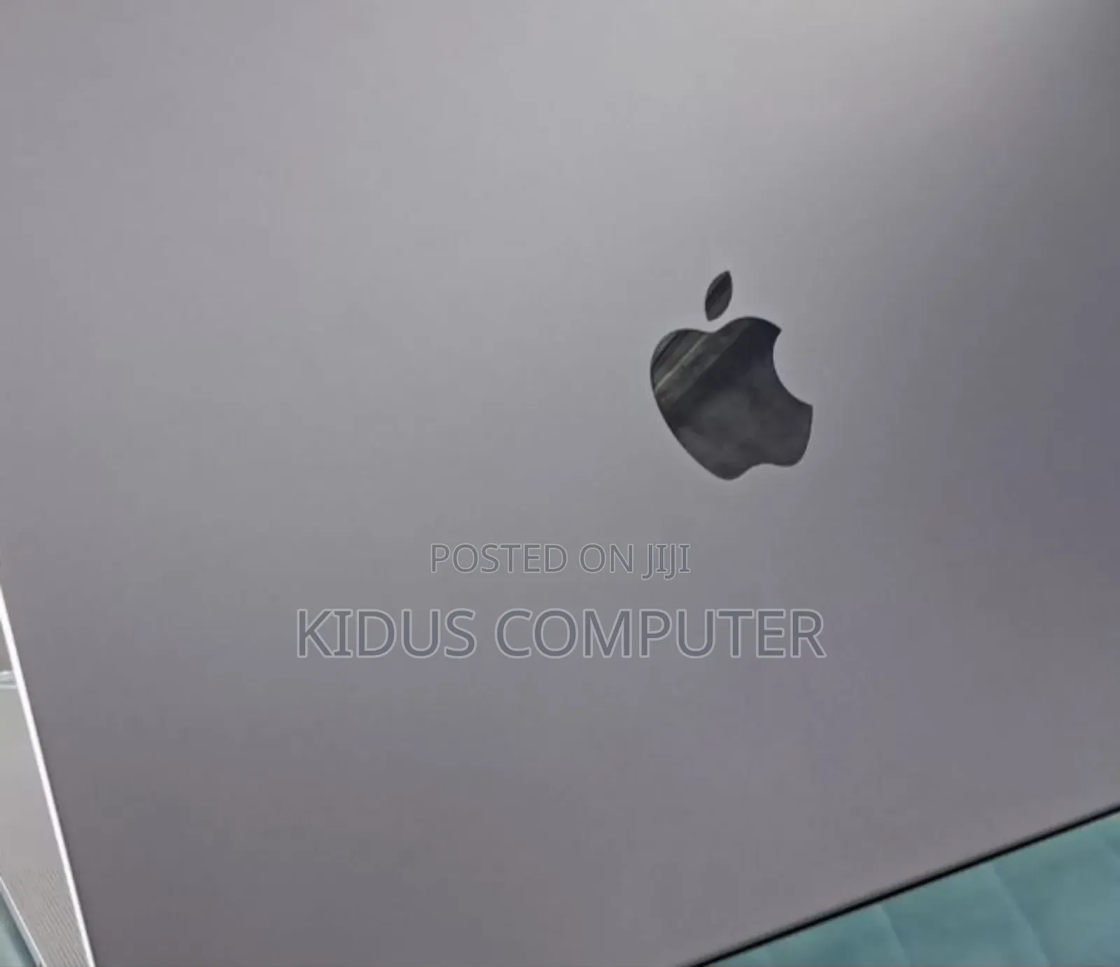 New Laptop Apple MacBook Air 2022 M2 32GB Apple M2 SSD 512GB