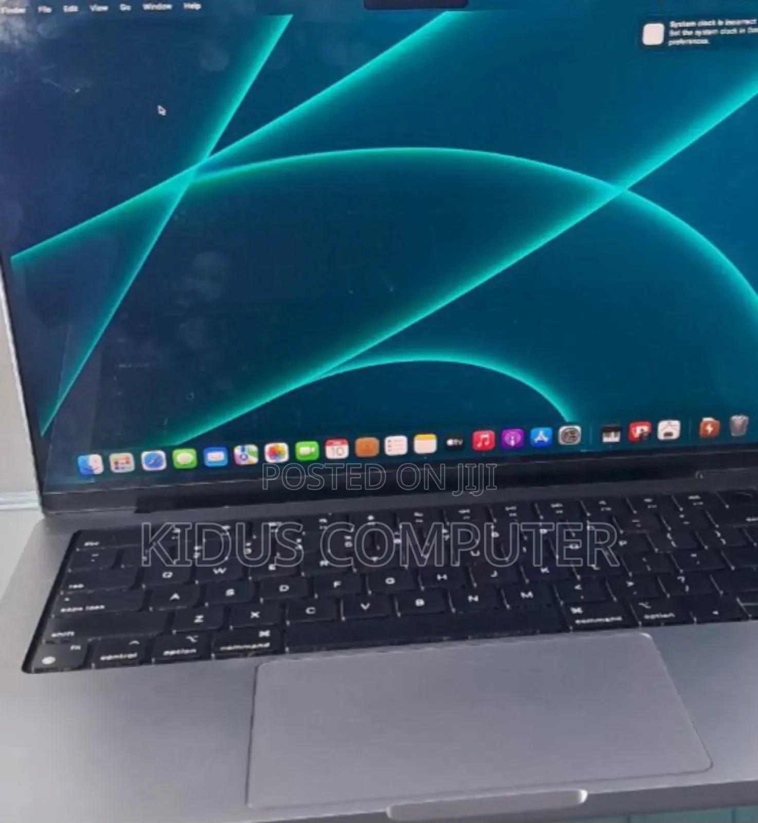 New Laptop Apple MacBook Air 2022 M2 32GB Apple M2 SSD 512GB