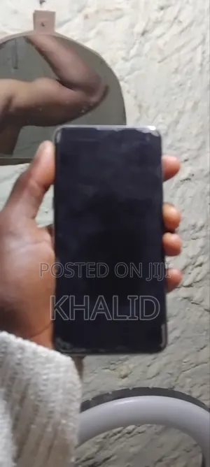 Photo - Samsung Galaxy S10e 128 GB White