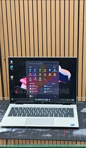 New Laptop HP EliteBook 830 16GB Intel Core I7 SSD 256GB