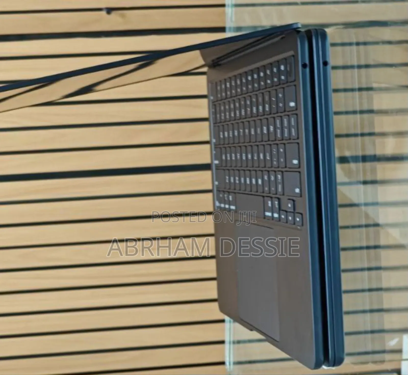 New Laptop Apple MacBook Air 2024 M3 13-Inch 16GB Apple M3 SSD 256GB