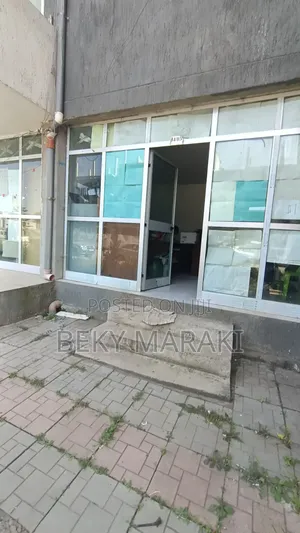 22 ካሬ ሱቅ ኮንደሚኒየም Ground ላይ