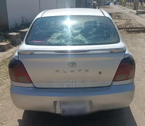Photo - Toyota Platz 1.0 FWD 2001 Gray