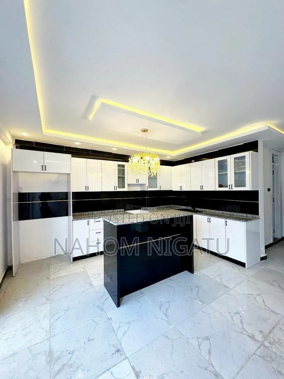 Furnished 5bdrm Villa in Bole for sale