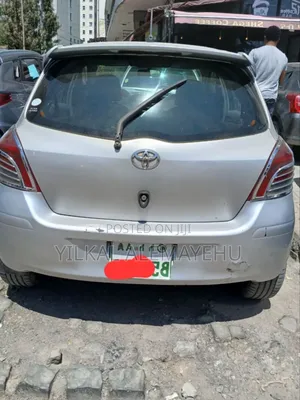 Toyota Yaris 2010 Silver