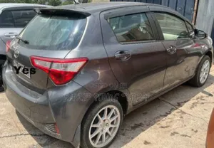 Toyota Yaris 2018 Gray